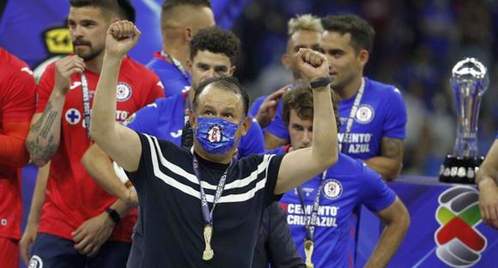 Juan Reynoso fue campeón nacional con Cruz Azul en 2021 (Foto: Agencias)