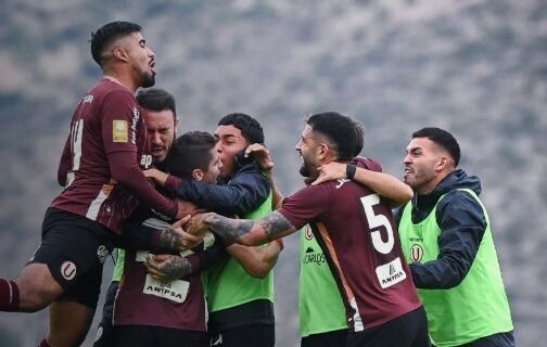 Universitario venció 1-0 a Ayacucho FC en Huanta y es líder del Torneo Apertura. (Foto: Liga 1)