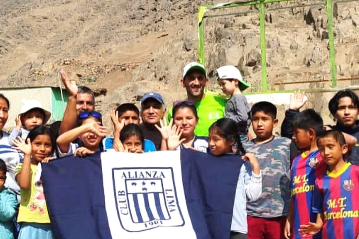 500 familias de esta zona de la capital serán beneficiadas con este campo deportivo (Foto: @amaperu.org.pe)