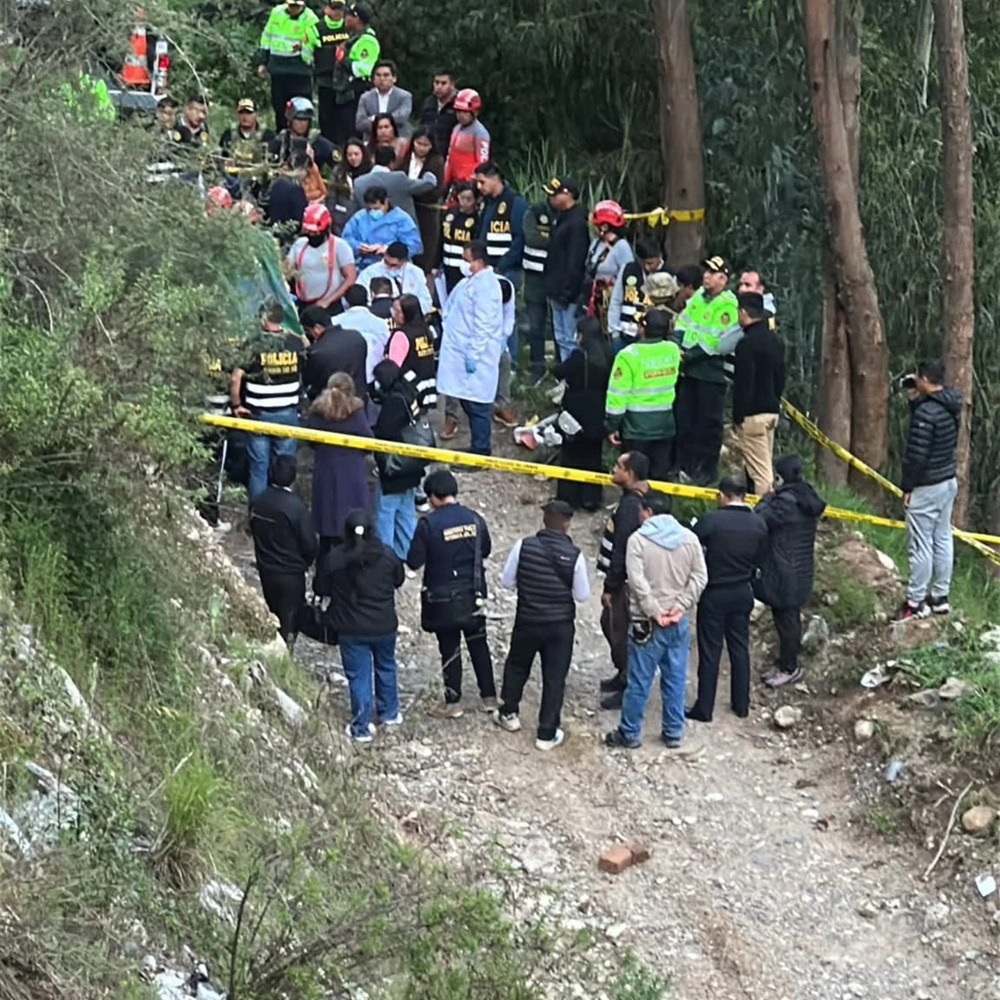El cuerpo de la suboficial PNP Marleni Martha Rucana Silvestre fue localizado este viernes en un barranco de difícil acceso en el sector de Paltay
