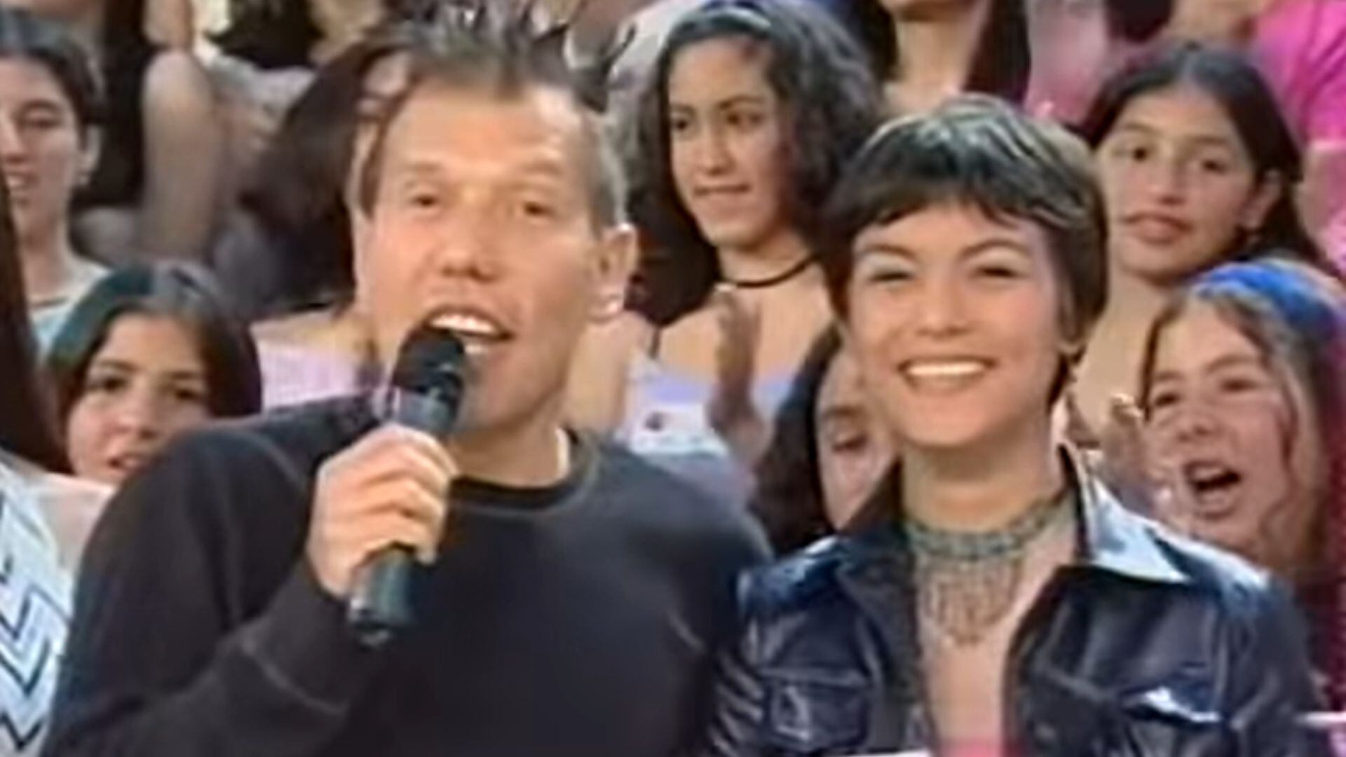 Angie Jibaja junto a Raúl Romero en 'R co Erre'. (Foto: Captura)