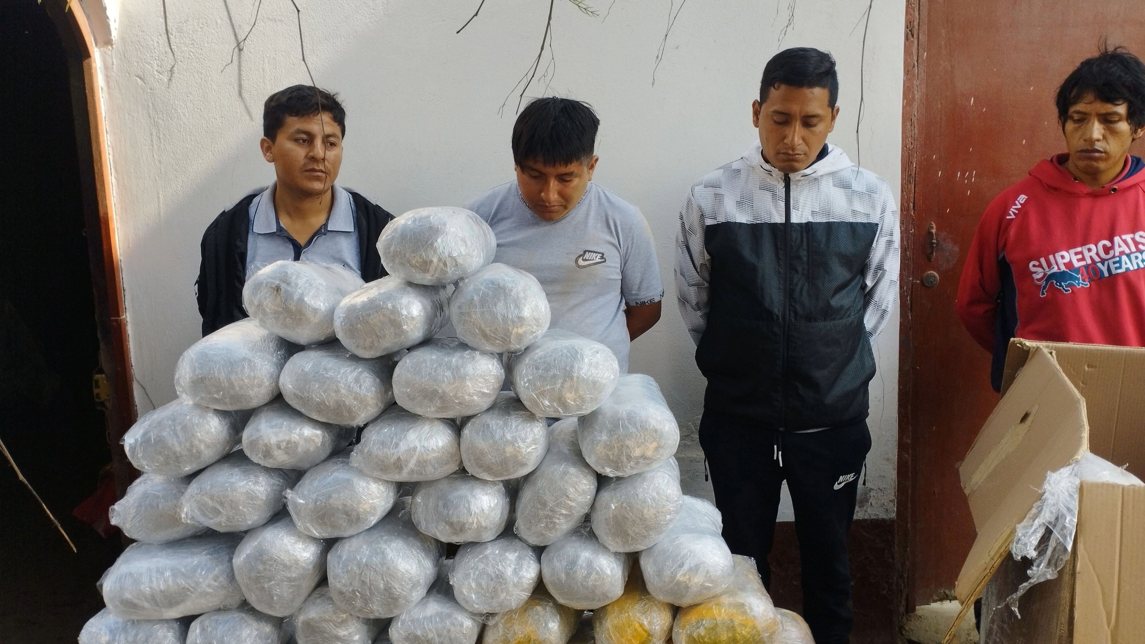 La Libertad: Detienen a cuatro persona con 80 kilos de marihuana en Huanchaco.