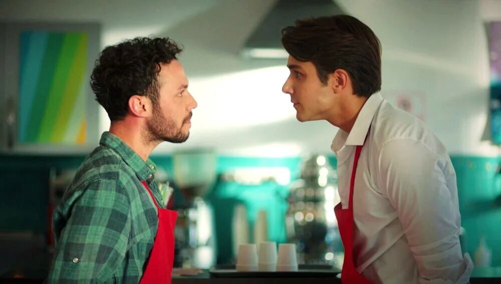 Doruk pelea con su jefe por Asiye (Foto: NG Medya)