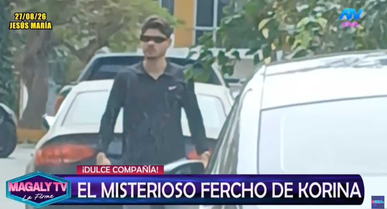 Así luce el misterioso hombre que maneja el vehículo de Korina Rivadeneira y Mario Hart.