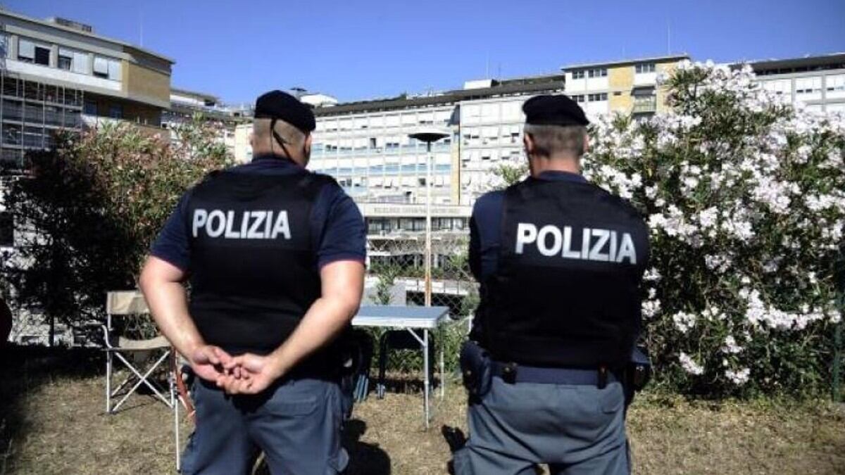 Según se conoció, Romero fue operado de urgencia en el Hospital de San Martino para tratar de extraerle la flecha pero falleció a primera hora de esta tarde de miércoles.