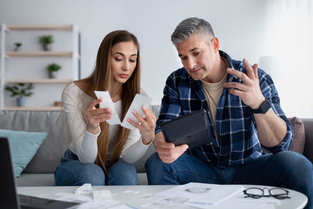 Reorganiza tus finanzas para que evites pagar el mínimo de tus tarjetas de crédito. Foto: iStock.