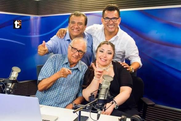 Manolo Rojas, junto a Hernán Vidaurre, Guillermo Rossini y Giovanna Castro.