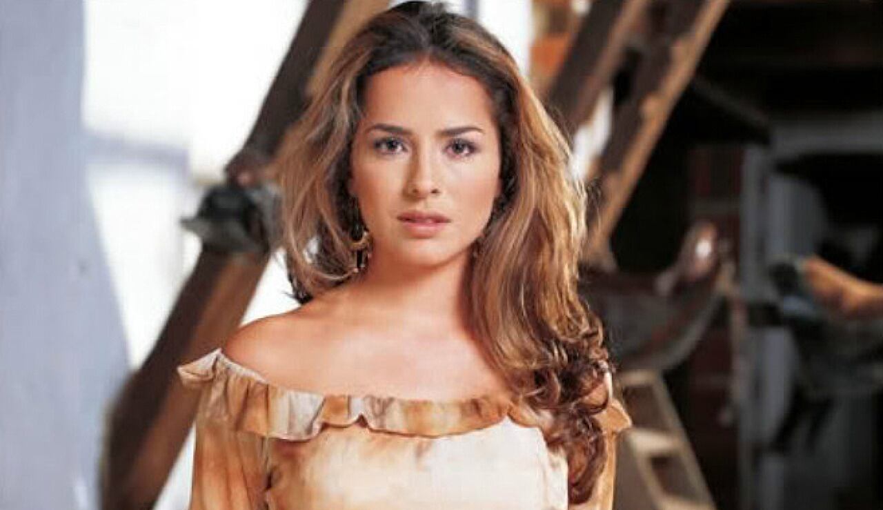 El elenco encabezado por Danna García como Norma Elizondo y Mario Cimarro como Juan Reyes es uno de los más recordados de la televisión (Foto: Telemundo)