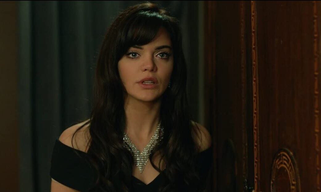 Hilal Altınbilek interpretó a Ozlem Şamverdi en Rosa negra.