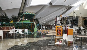 Tragedia en Trujillo: Hay tres menores entre las víctimas mortales por caída del techo de centro comercial