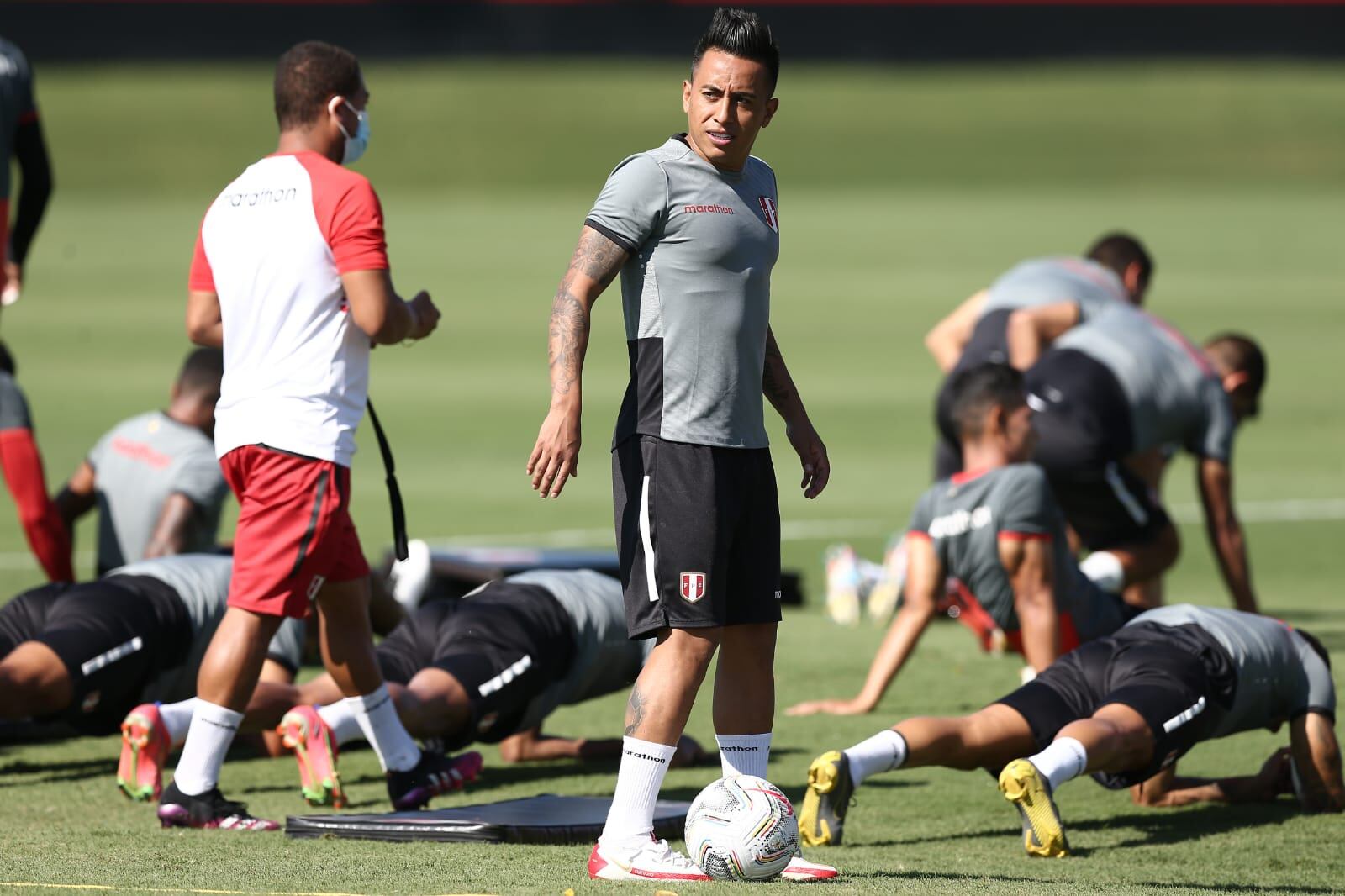 La 'Blanquirroja' entrenó en el Centro del Club Atlético Goianiense y quedó lista para el partido. (Foto: GEC)