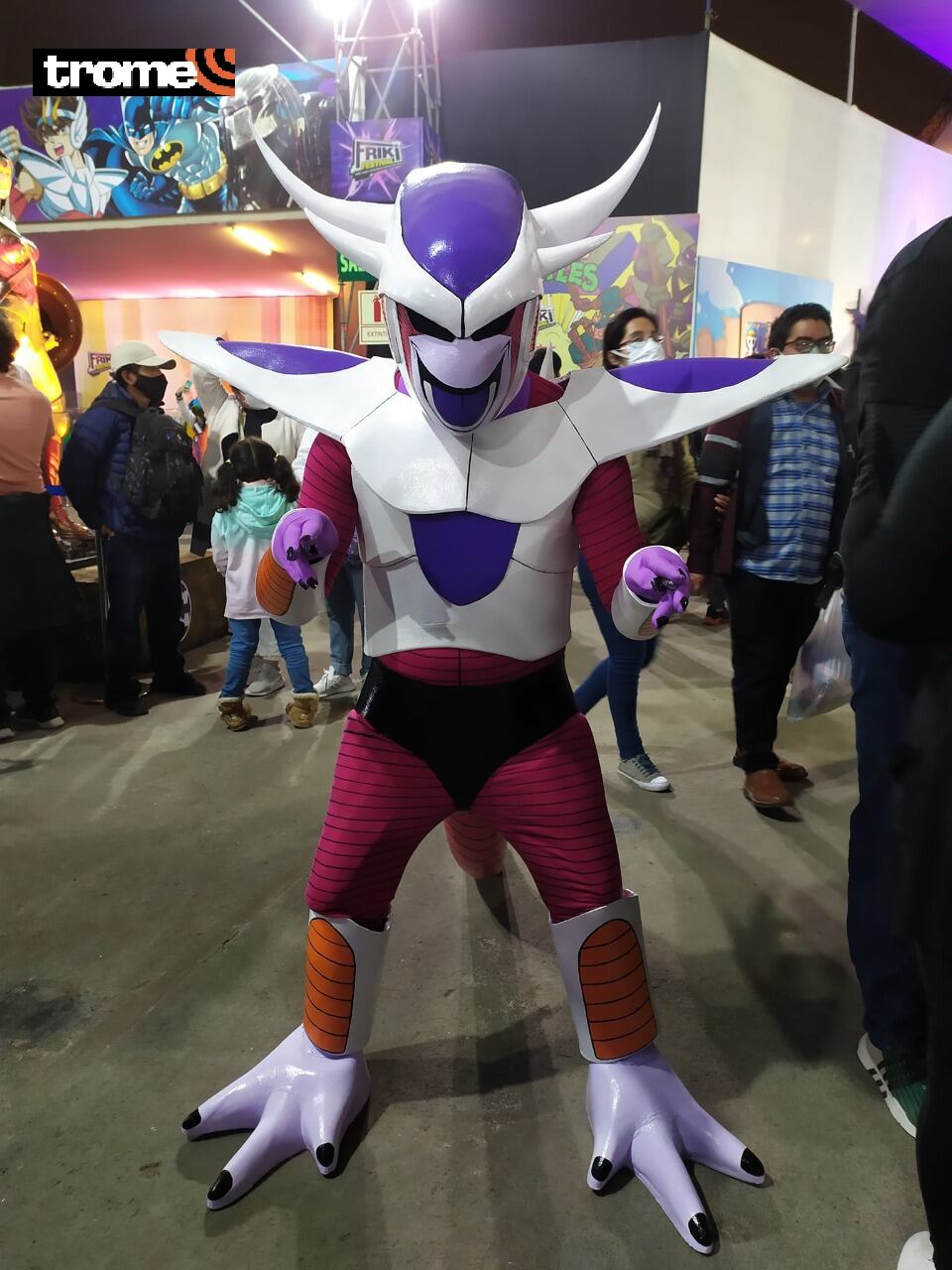 Habrá concurso de cosplayer sobre héroes y villanos de series como Dragon Ball Z.