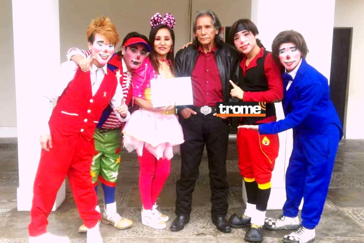 Don Luciano Salazar, el 'Payaso Mamarracho' y 'Mago Samuray', tiene parte de su descendencia dedicada al arte de hacer reír. (Isabel Medina / Trome /Foto: Fam. Salazar Taya).