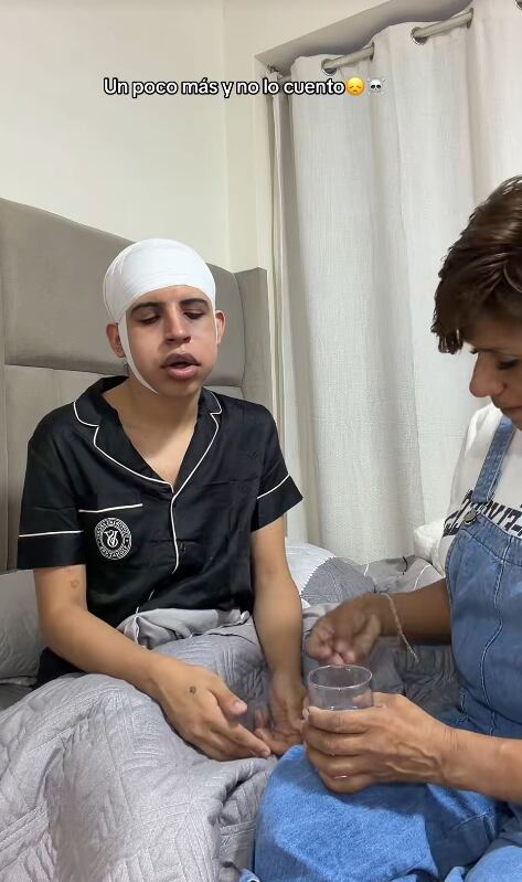 El tiktoker rompe en llanto al aparecer hinchado.