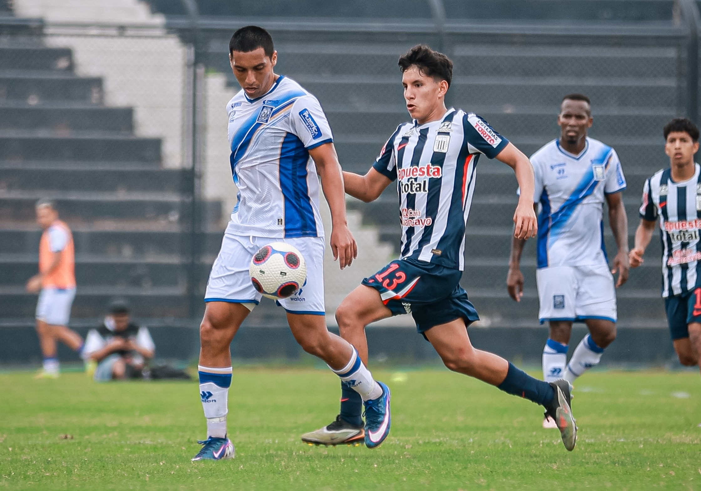 Alianza Atlético venció a Alianza Lima 2-1 y lo eliminó de la Copa de La Liga. (📸 @iteasport_)
