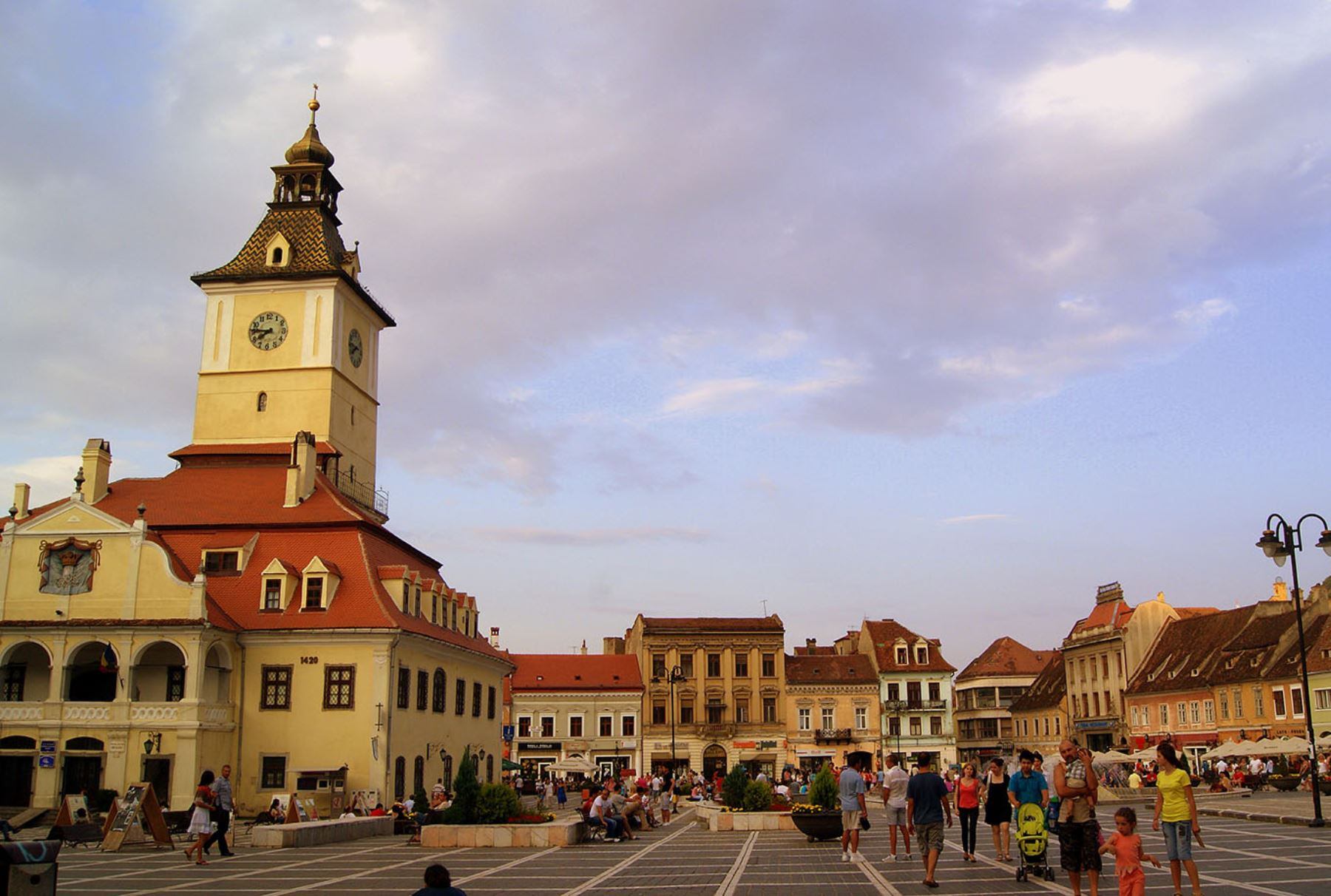 Rumanía es un país del sureste europeo conocido por la región de bosques de Transilvania, rodeada por los montes Cárpatos. (Foto: Andina)