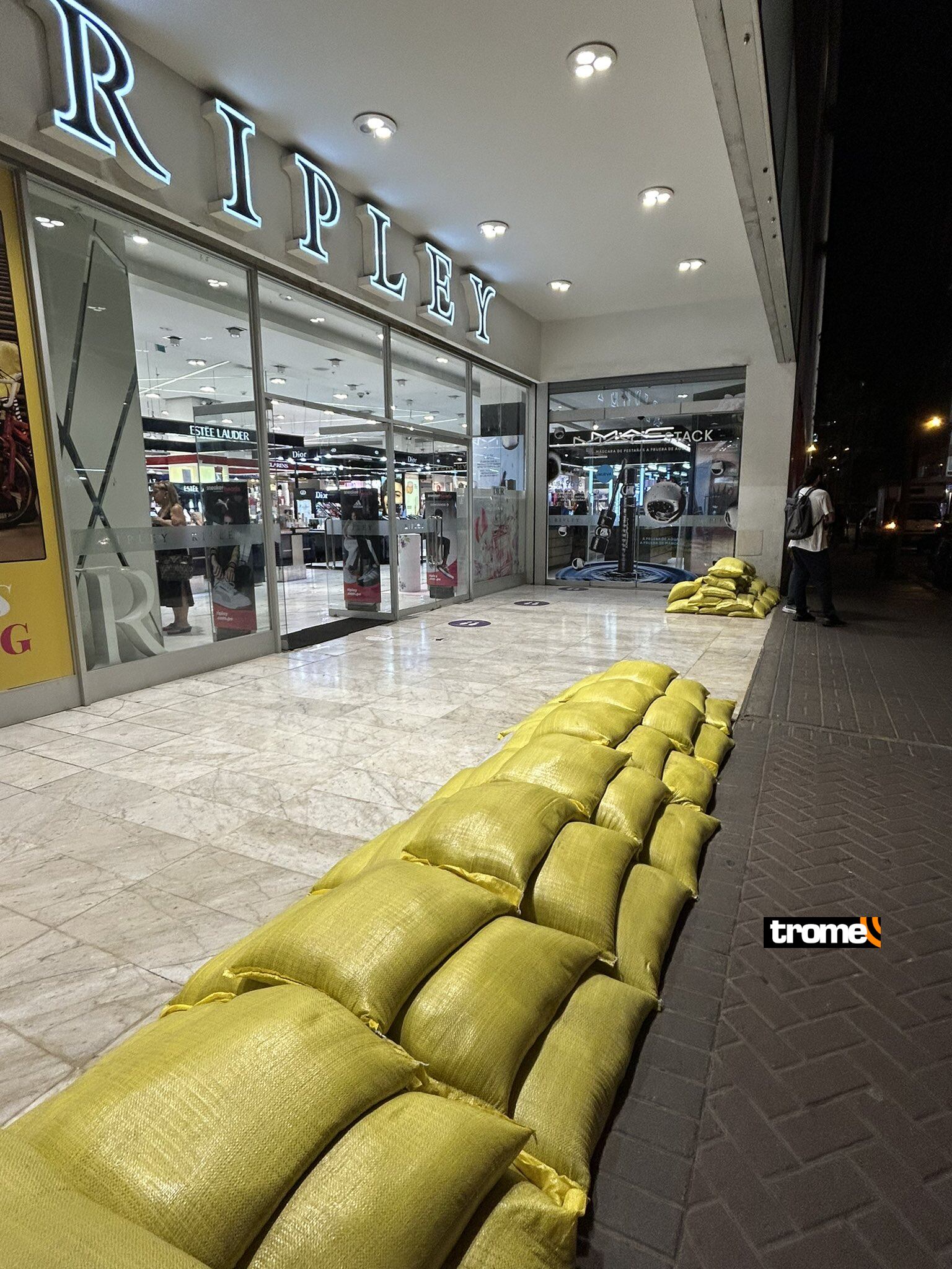 Ripley toma precauciones por fuertes lluvias.