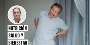 La columna suele doler por malas posturas, pasar muchas horas sentado, levantar peso de forma incorrecta o pequeños tirones en los músculos. Foto: composición/Istock