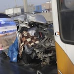 Dos muertos y 12 heridos dejó violento choque
