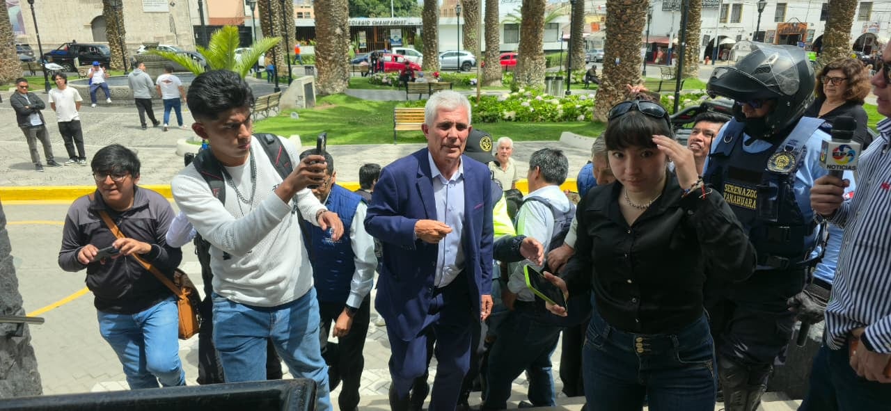 Alcalde de Yanahuara niega que el pago en su oficina haya sido iiícito (Foto: Omar Cruz/@photo.gec)