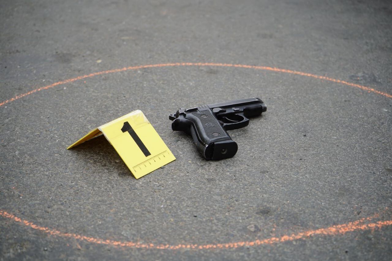 La Policía incautó tres armas a los delincuentes.