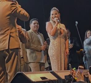 Pamela López anima concierto de la orquesta Candela