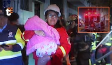 ¡Héroes de rojo! Bomberos rescatan a una ñiña de feroz incendio en Cercado de Lima