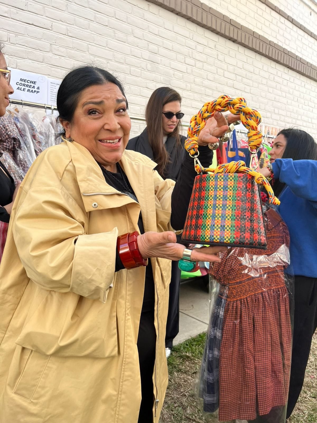 Las diseñadoras comentan que cada cierto tiempo lanzarán nuevas colecciones para seguidoras.