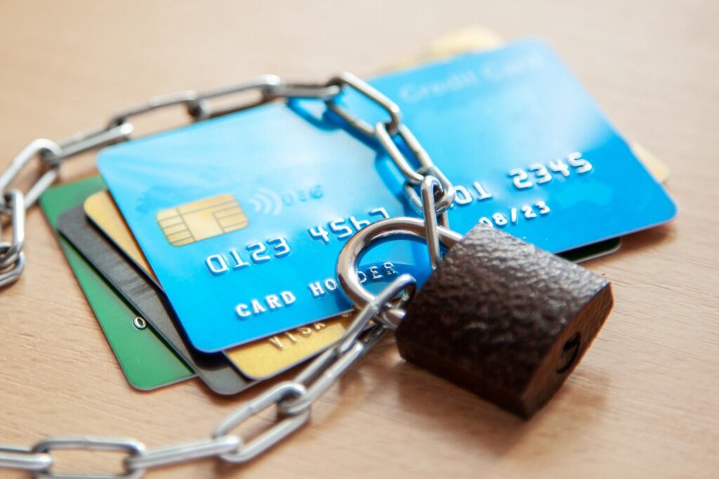 Protege tus tarjetas.