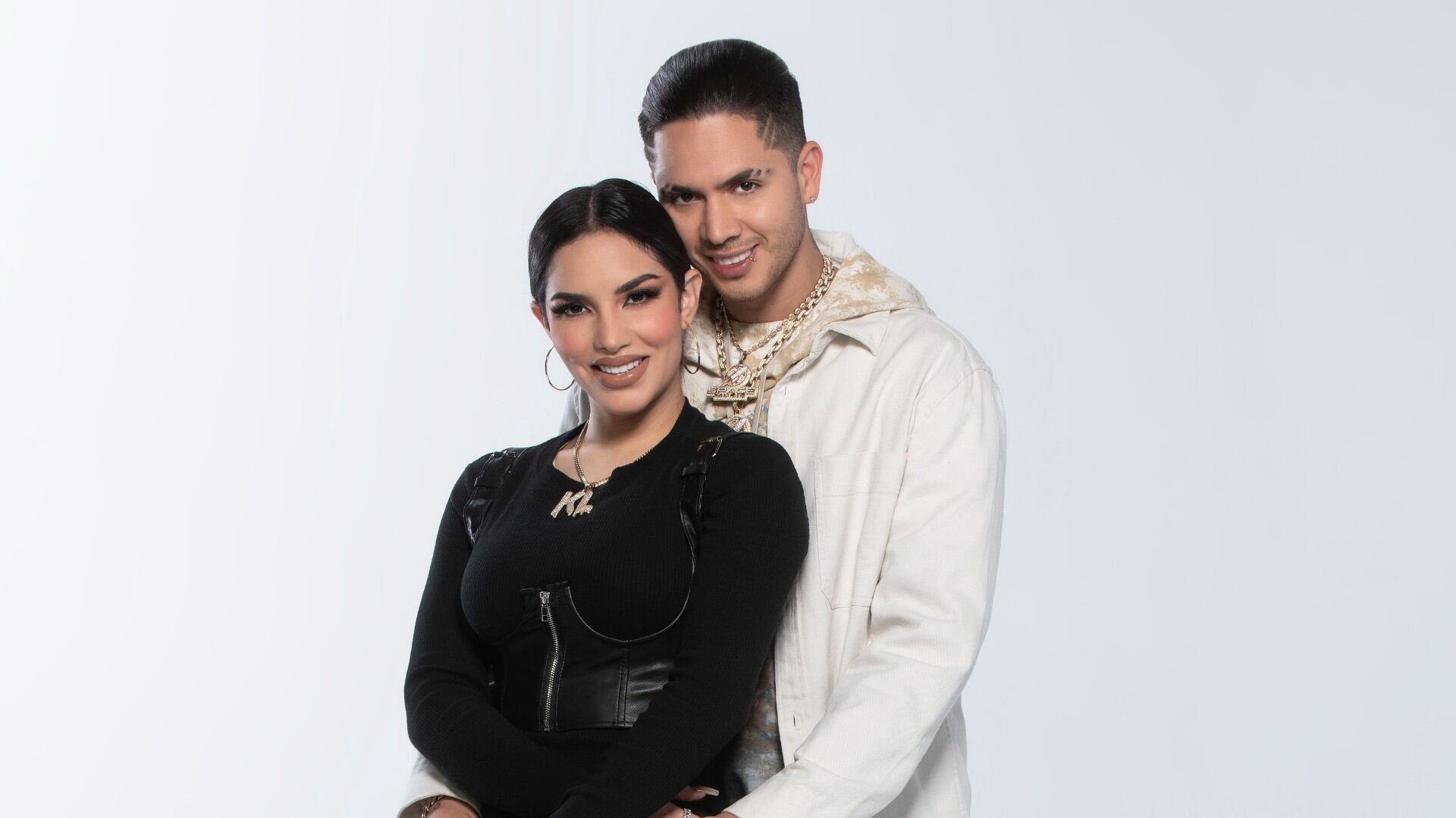 La pareja de youtubers, Kim Loaiza y Juan de Dios Pantoja, se casó en 2020 (Foto: Telemundo)
