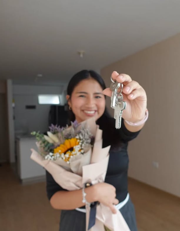 Lizeth Atoccsa con 22 años compró su departamento y sus seguidores la felicitan.