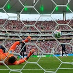 Fernando Muslera y el error que le costó un tanto a Uruguay frente a España | VIDEO