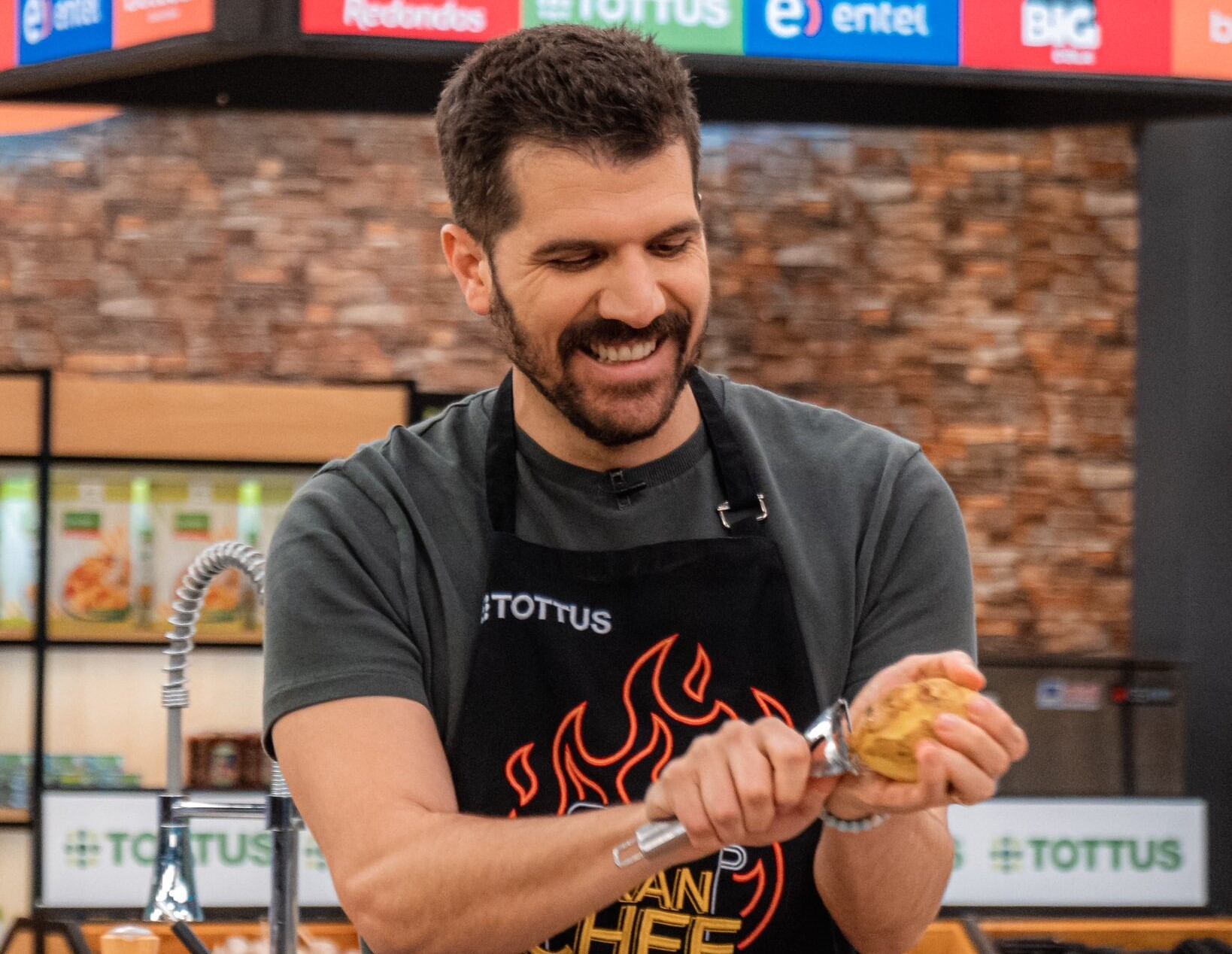 José Peláez se lució en la cocina de El Gran Chef. (Foto: @GranChefFamosos)