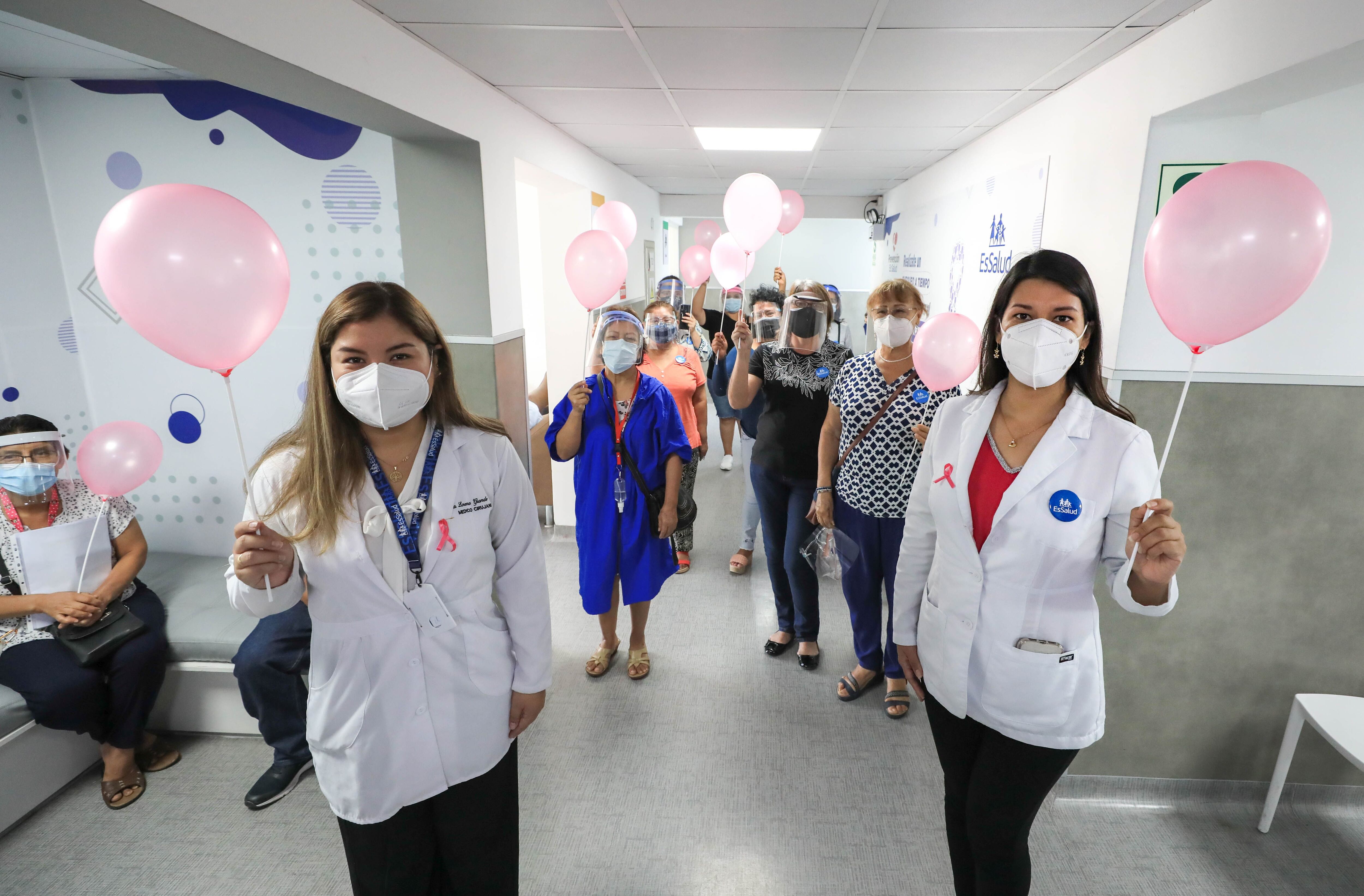 EsSalud continuó brindando atenciones de ... durante la pandemia. (Difusión)