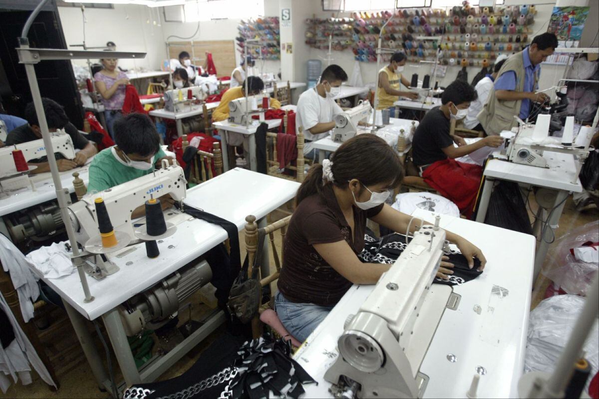 Actualmente, más de 300.000 trabajadores se encuentran comprendidos en el mecanismo de suspensión perfecta de labores (Foto: Andina)