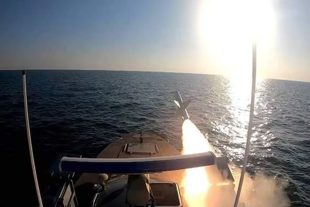 Irán lanzó recientemente dos misiles balísticos hacia la base británico-estadounidense Diego Garcia, en medio del océano Índico. Foto: EFE/hossein/ Tasnim News