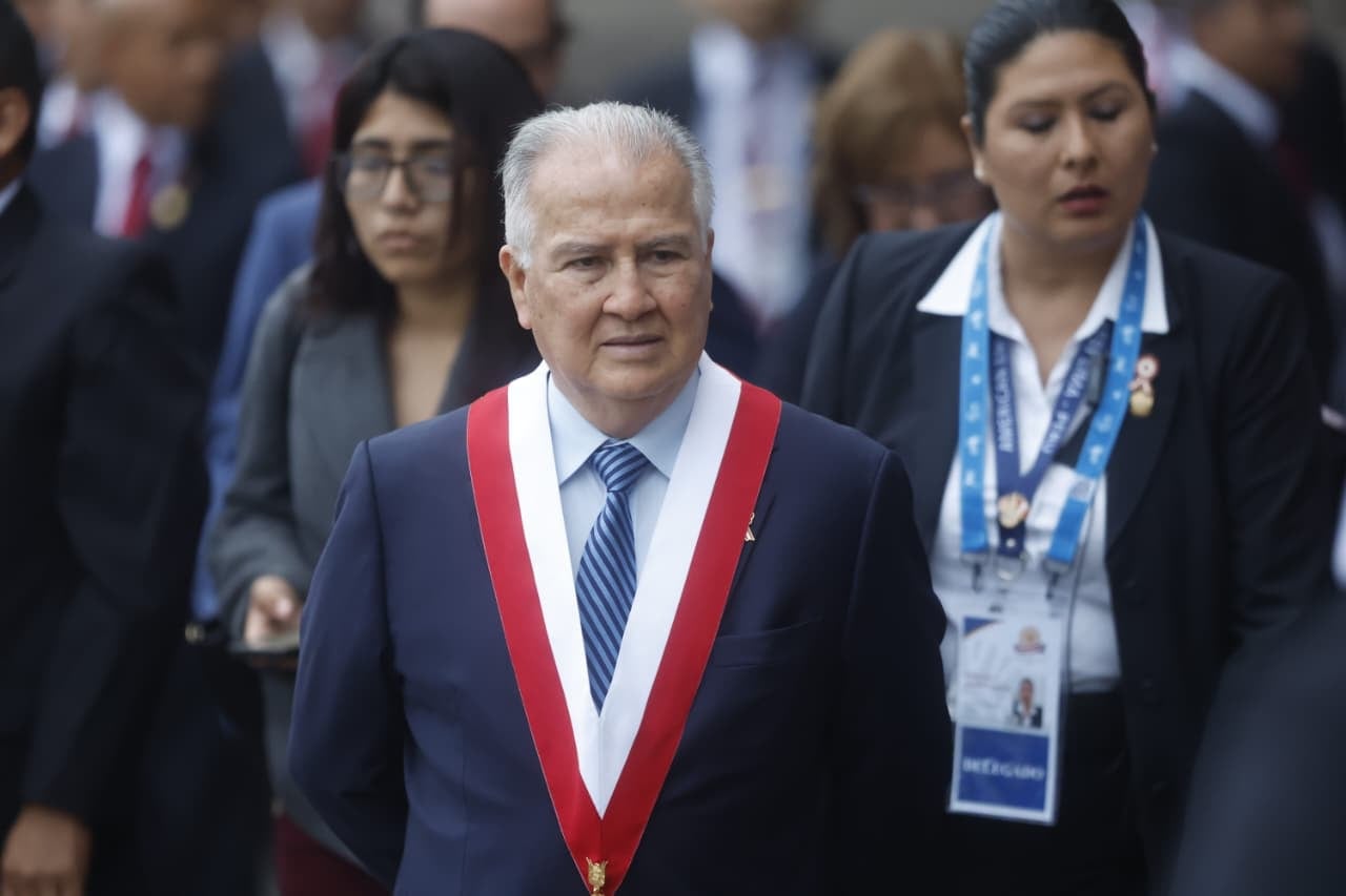 Alfonso López Chau, senador de Ahora Nación, señala que todavía no han tomado una decisión. (Foto: Mario Zapata N. / @photo.gec)