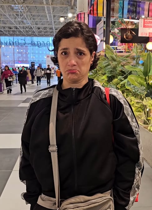 Melania Urbina triste porque su hija deja el Perú para vivir en el extranjero.