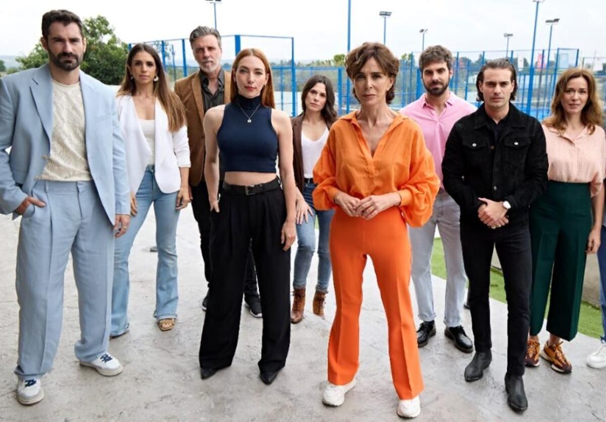El reparto principal de "Mía es la venganza" (Foto: Mediaset)