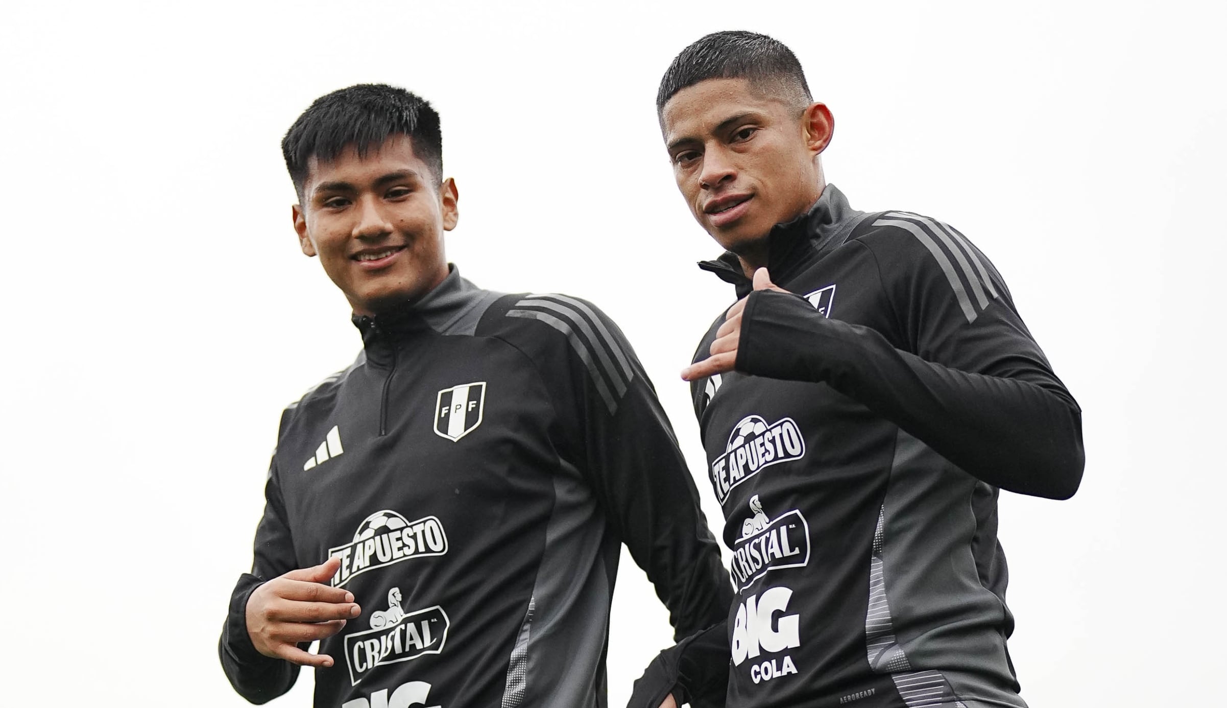 Piero Cari junto a Kevin Quevedo en los entrenamientos en Videna. (Foto: FPF)