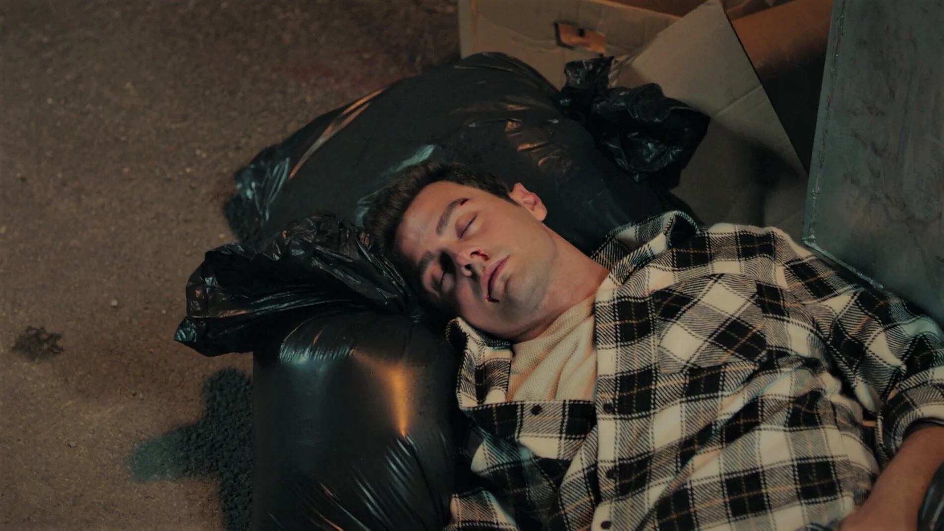 Ömer recibió una paliza de parte de Sarp y sus amigos (Foto: NG Medya)