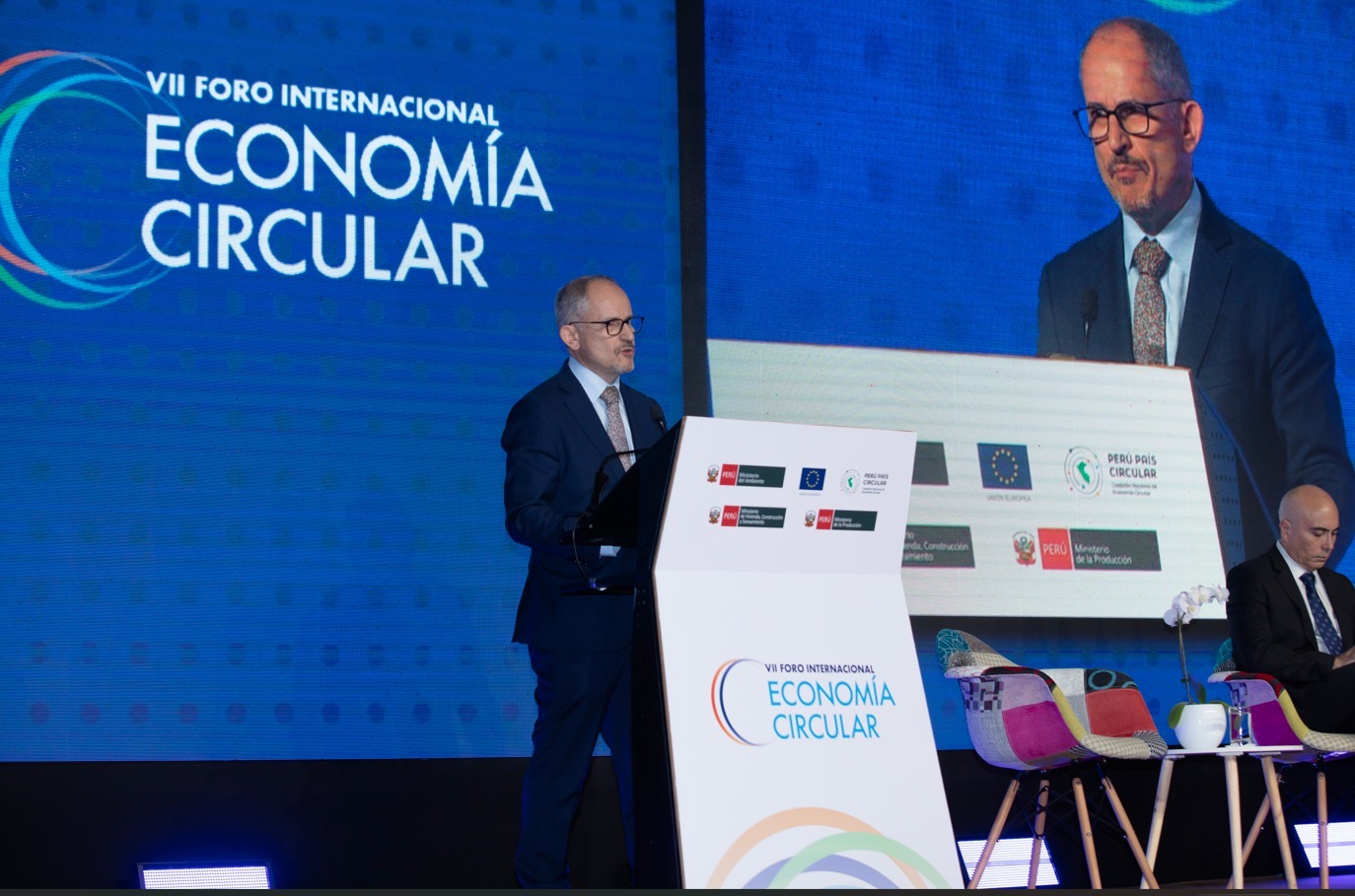 El embajador de la Unión Europea en el Perú, Jonathan Hatwell, expresó: “Desde la Unión Europea, este foro nos ha permitido evaluar cómo enriquecer nuestra intervención a través del programa de negocios sostenibles, el cual fortalecerá nuestras acciones y apoyará los avances”.