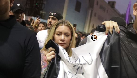 TROME | Leslie Shaw grita "Fuera Dina" y "Que extorsionen a los congresistas" (Redes)