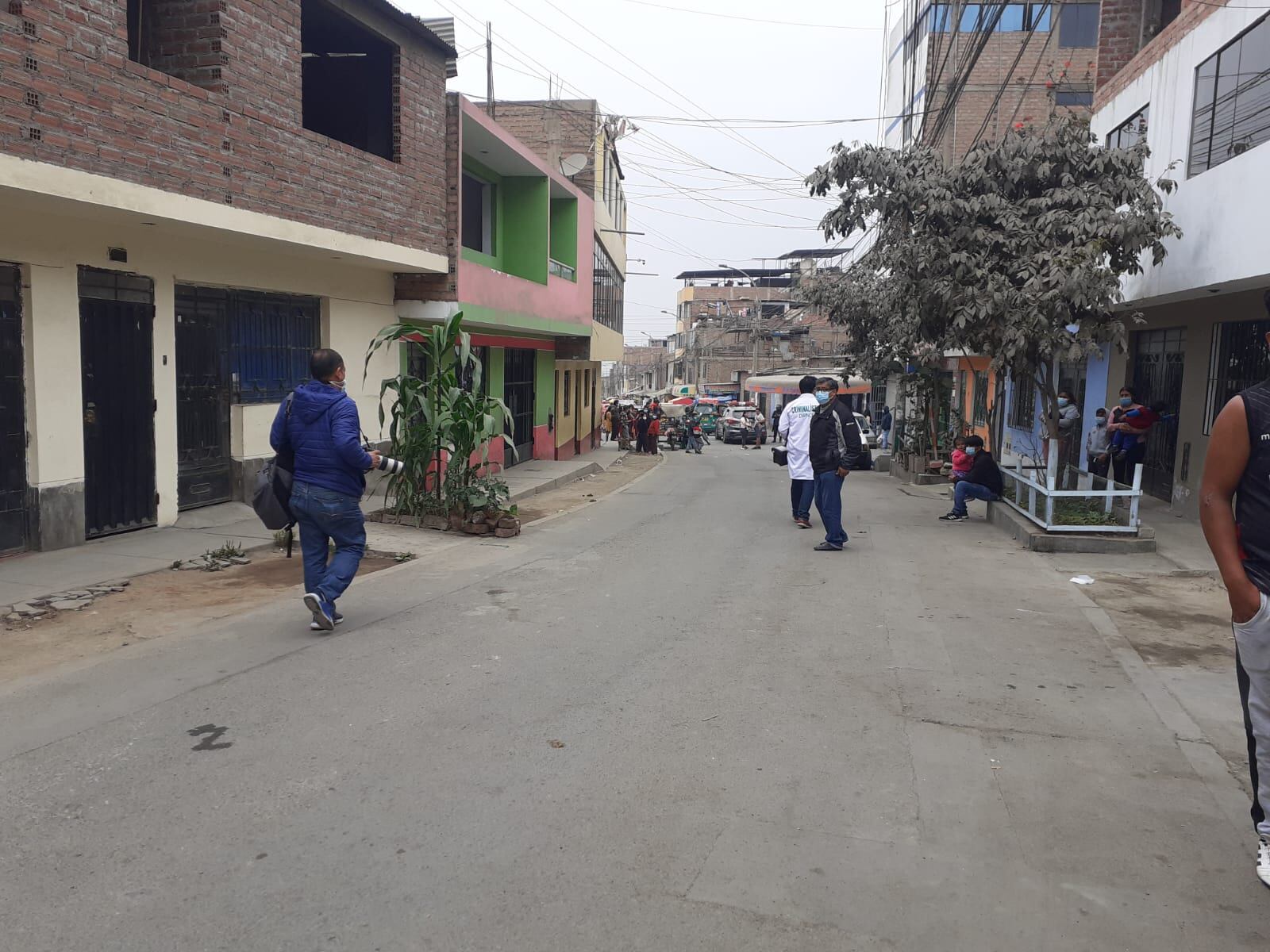 Los hermanos Renzo Ysrael Espejo Salazar (48) y Jesús Martín (46), fueron asesinados a cuchilladas por su amigo Diego Armando Díaz Pantoja (34). que luego escapó. (foto: Mónica Rochabrum/Trome)