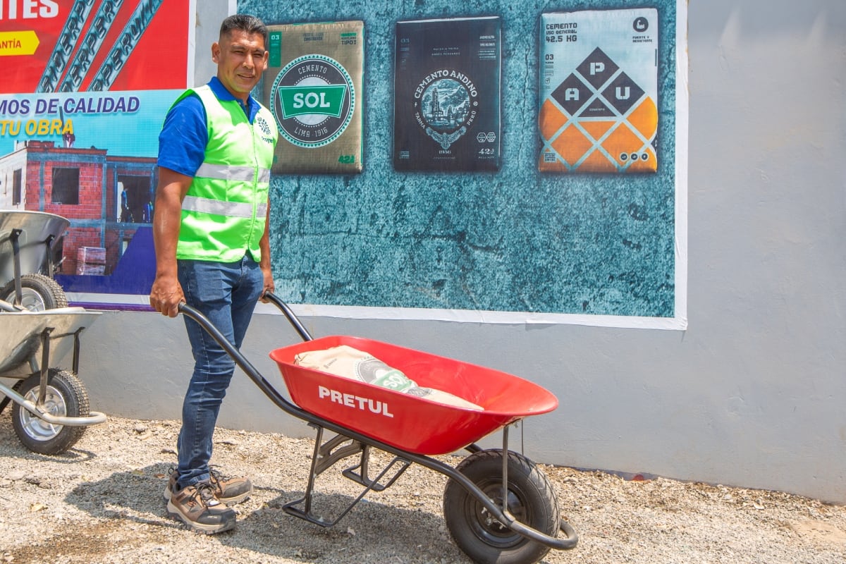Sergio ha trabajado toda su vida en negocios relacionados a la construcción. Foto: Fernando Sangama.