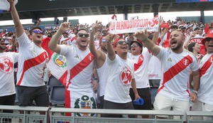 “¡Arriba Perú!”: La mejor hinchada del mundo presente en el Perú-Canadá