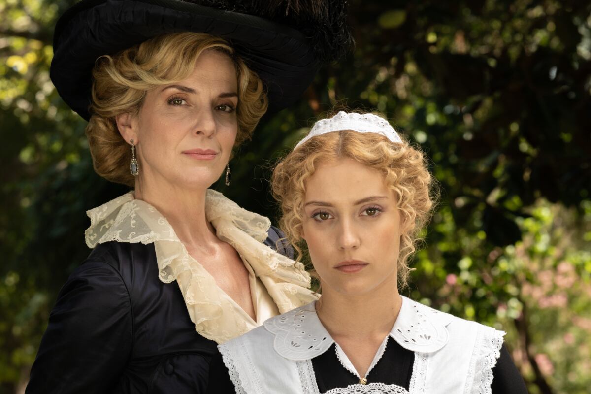 Cruz y Jana en la serie española "La promesa" (Foto: RTVE)