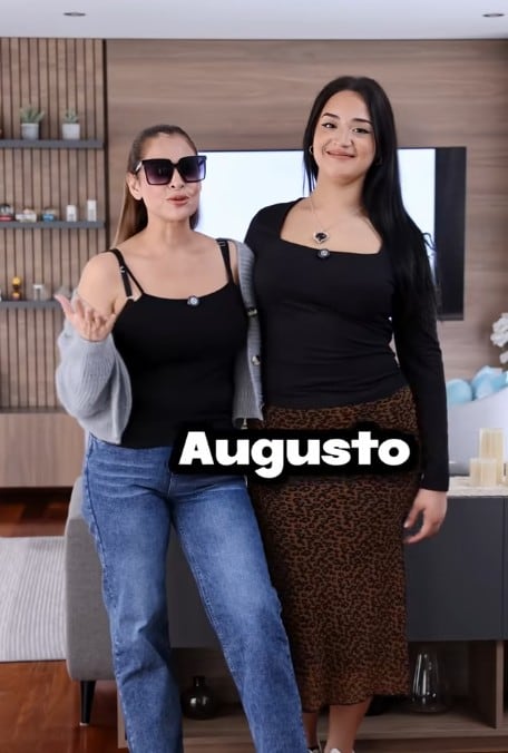Melanie y su hija mayor.