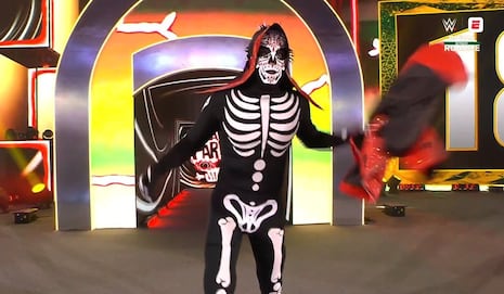 Así fue el debut de La Parka en el WWE Royal Rumble | VIDEO