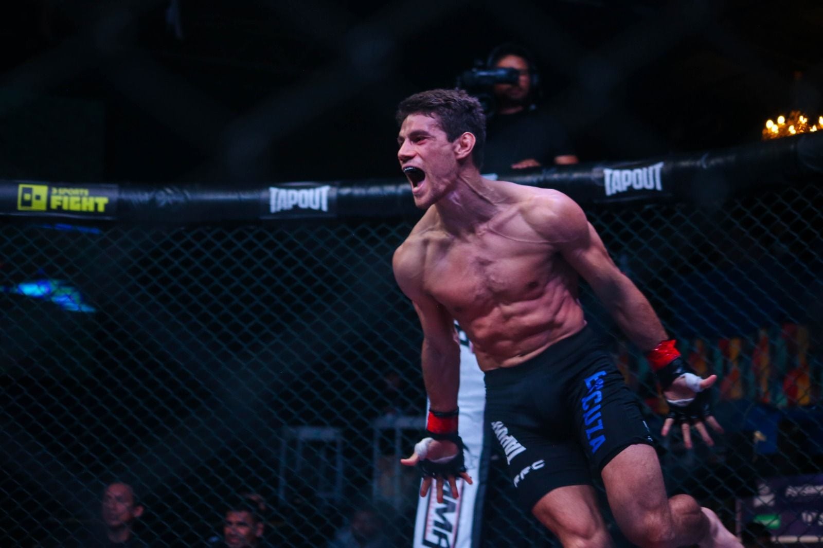 Ian Escuza ganó su contrato con UFC este 2026-.(Difusión FFC)
